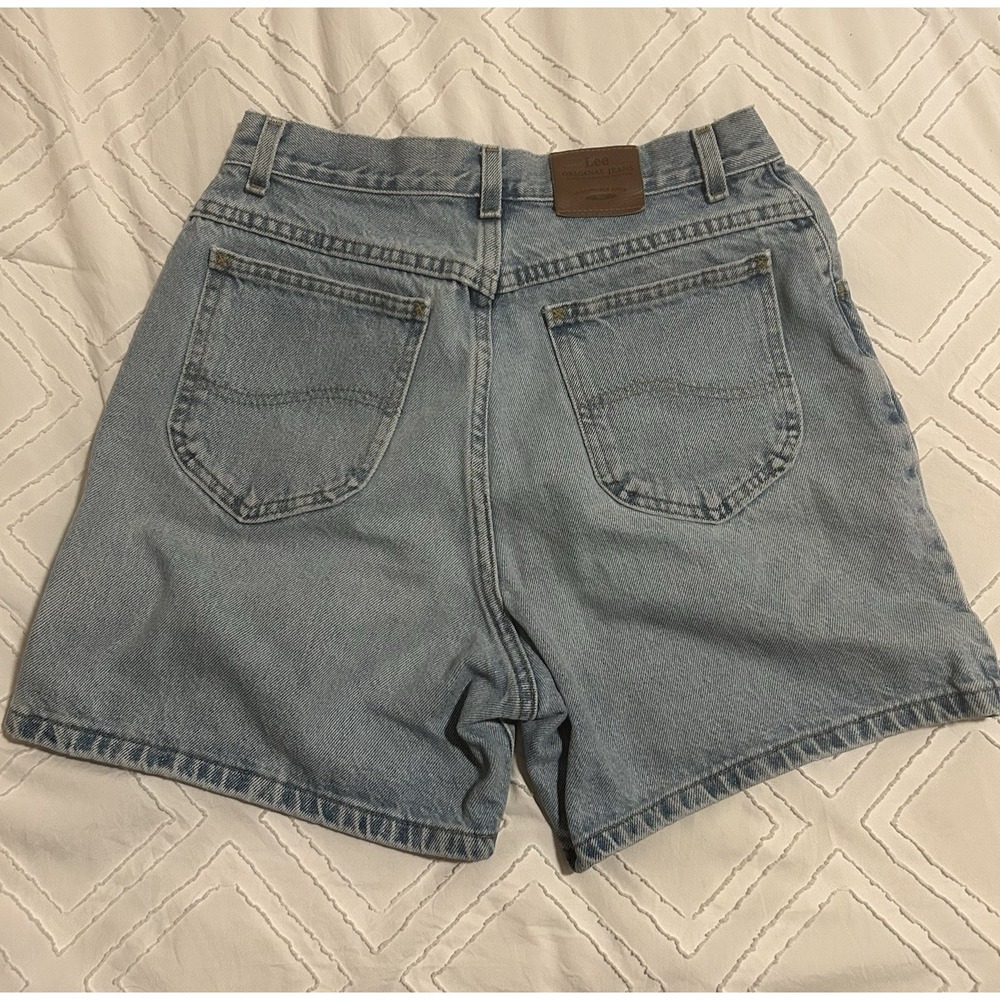 Women's Lee‎ Denim Jean Shorts - High Rise Regular Fit - Light Wash – Size 8 - Picture 2 of 5